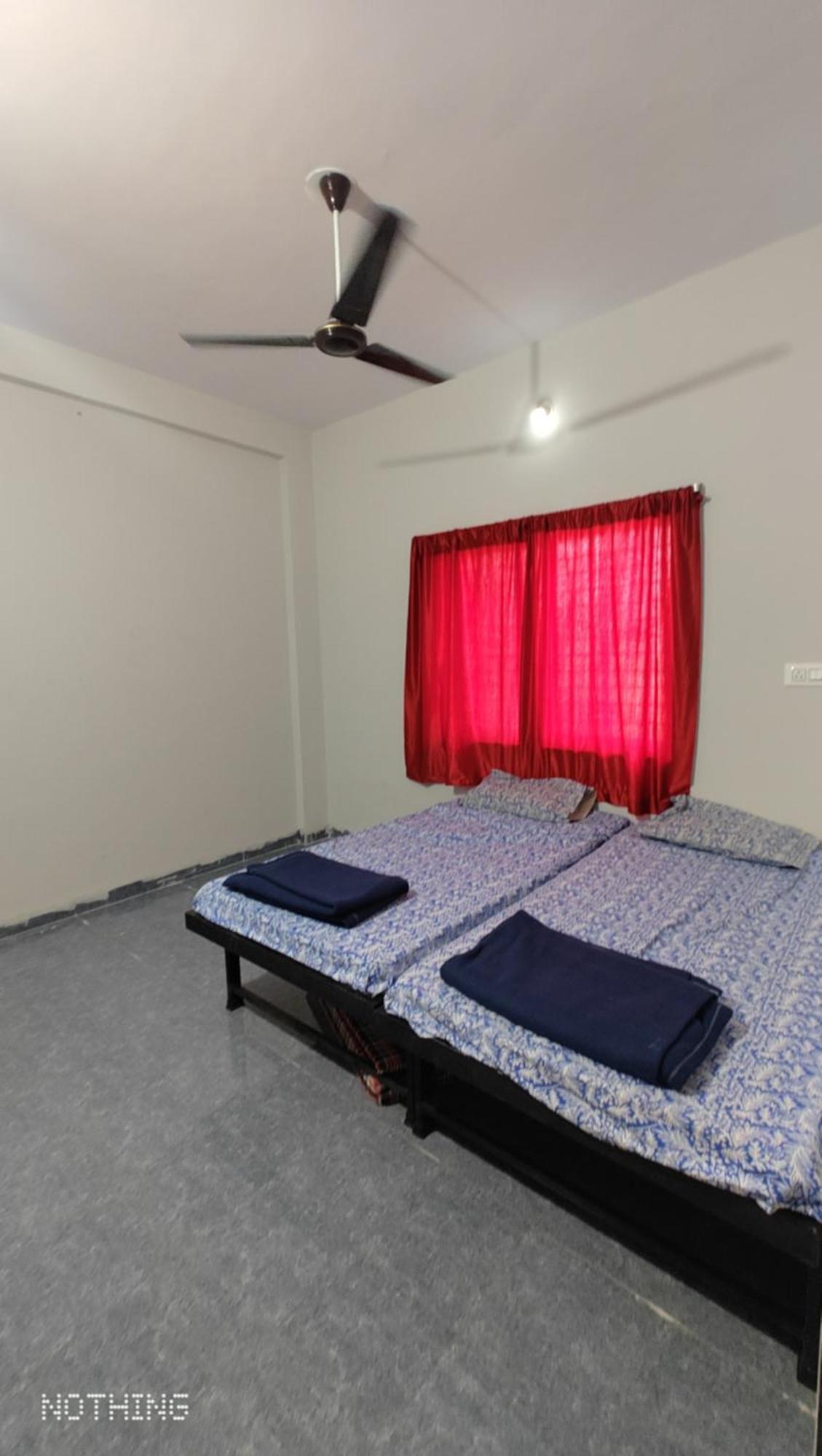 Aadishkti Bhakt Nivas Hotel Tuljapur Exterior photo